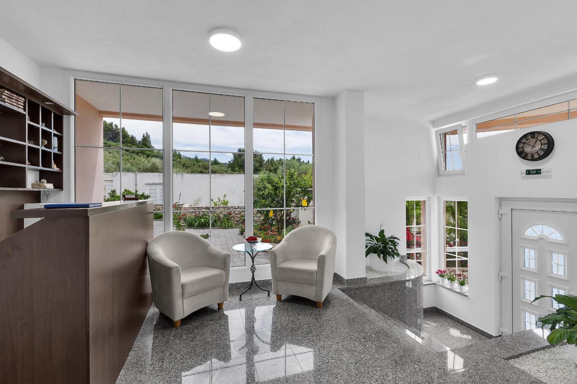 Apartments Villa Katarina Tucepi Luaran gambar