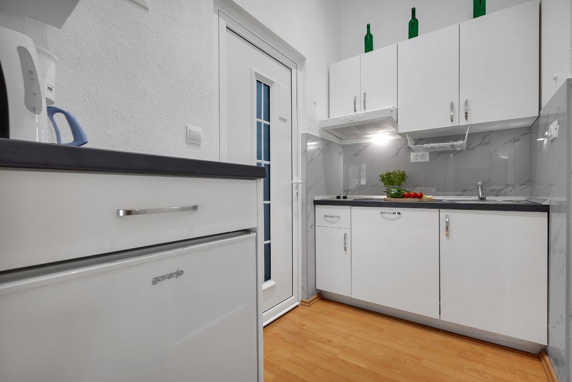 Apartments Villa Katarina Tucepi Luaran gambar