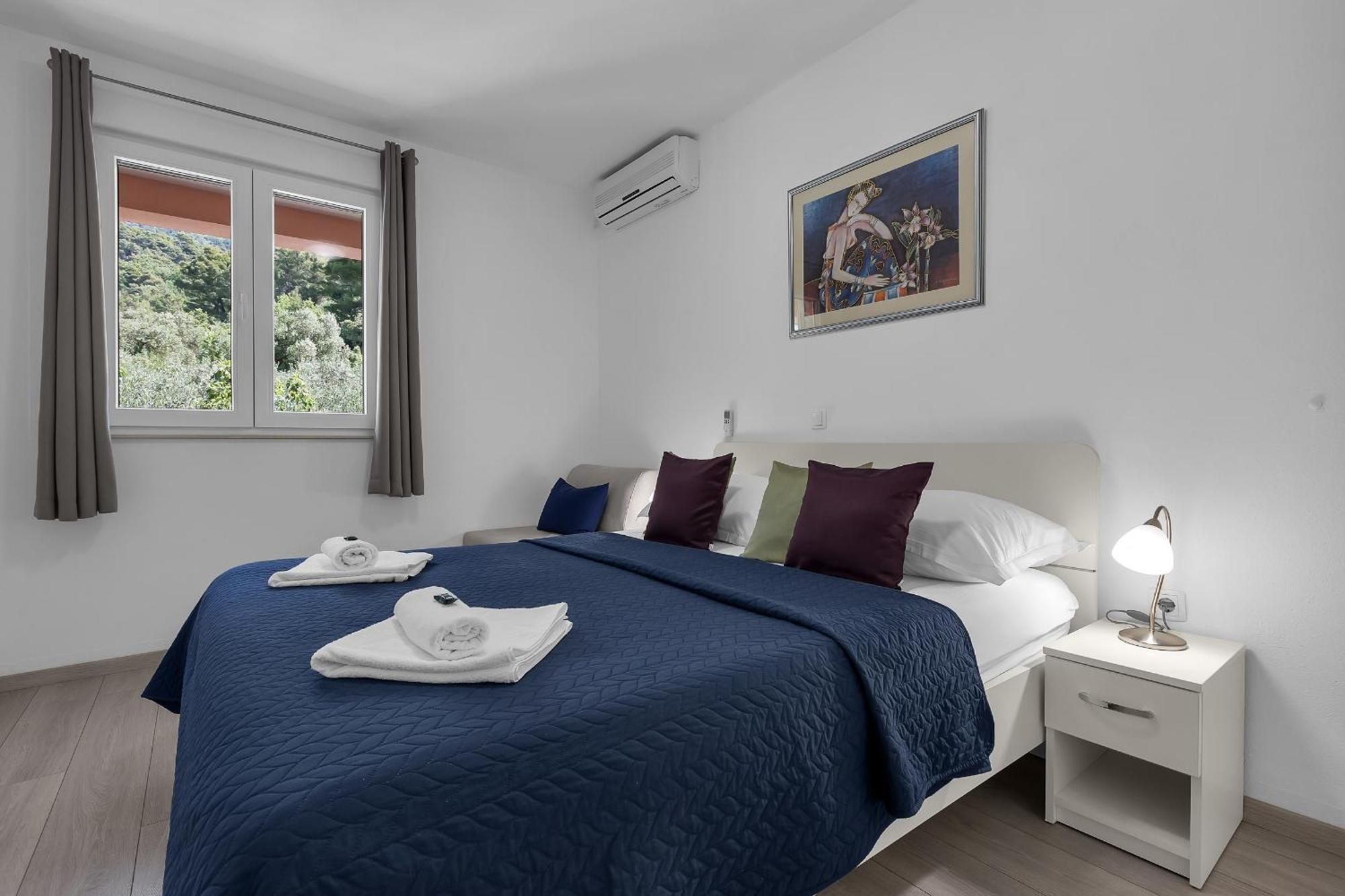 Apartments Villa Katarina Tucepi Bilik gambar