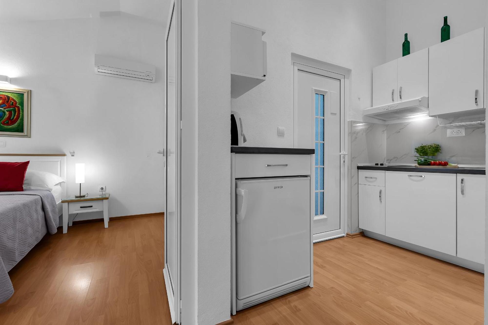 Apartments Villa Katarina Tucepi Luaran gambar