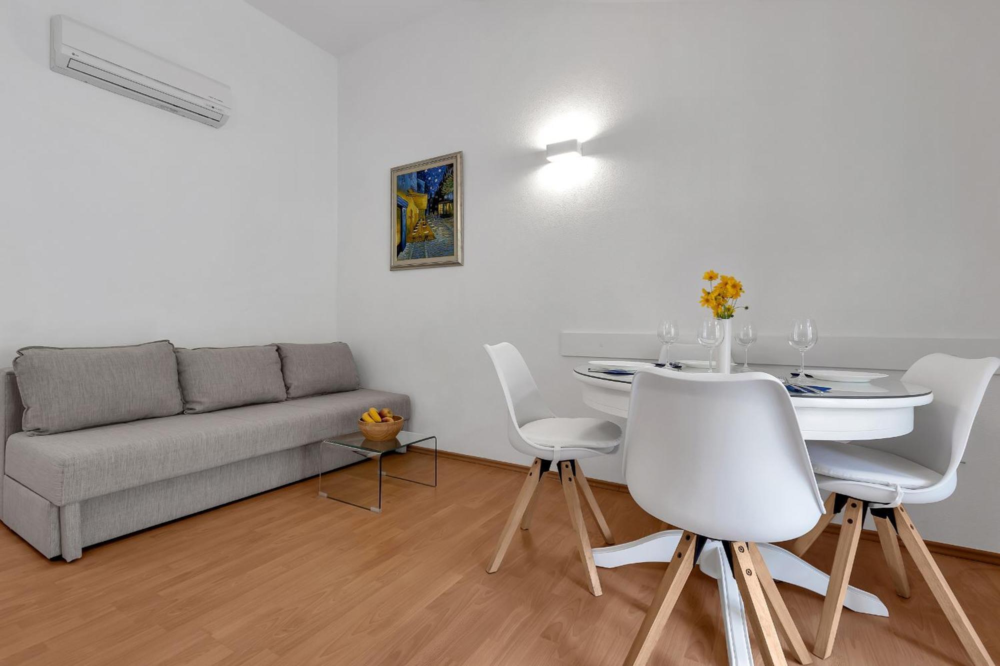 Apartments Villa Katarina Tucepi Luaran gambar
