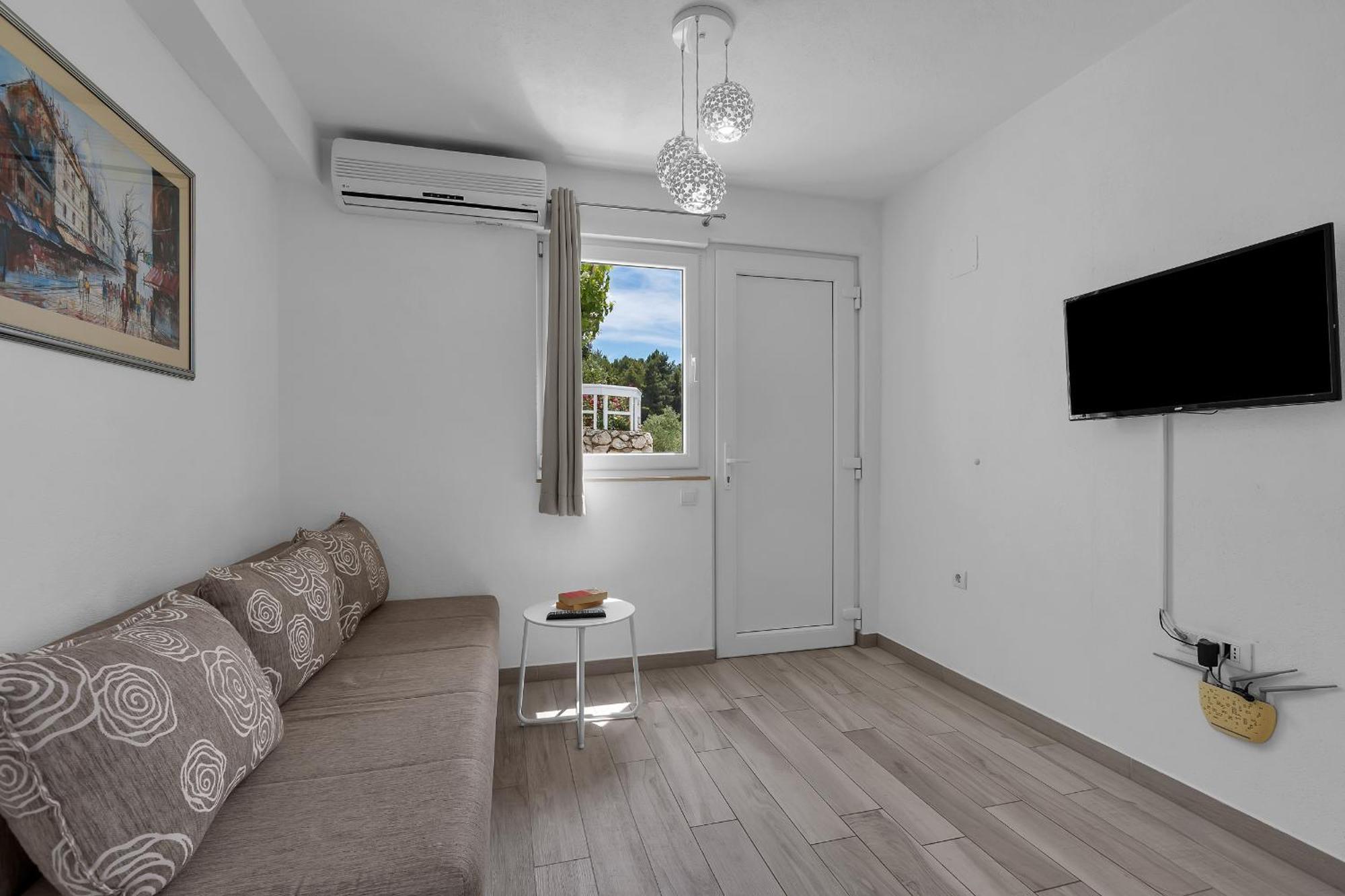 Apartments Villa Katarina Tucepi Bilik gambar