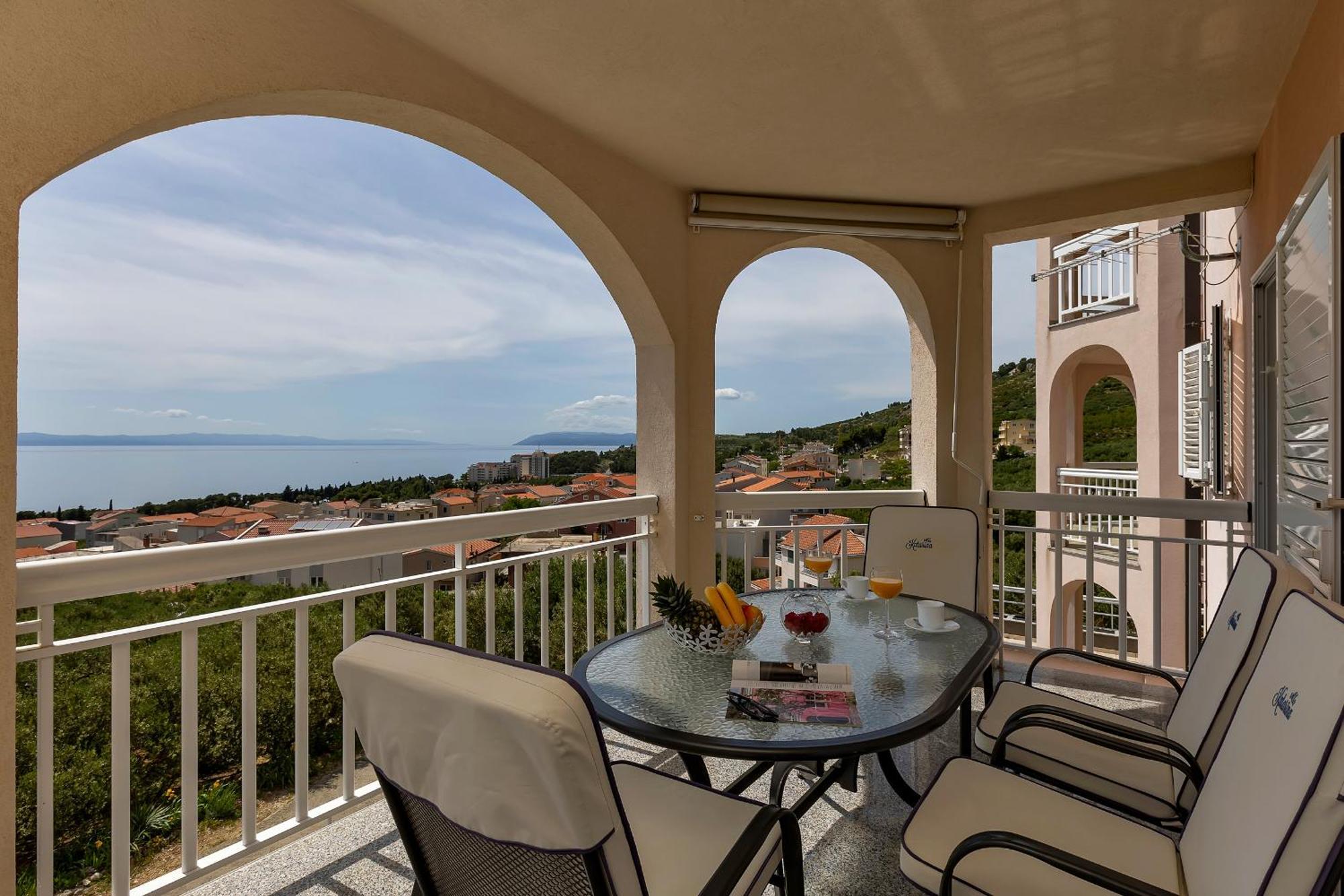Apartments Villa Katarina Tucepi Bilik gambar
