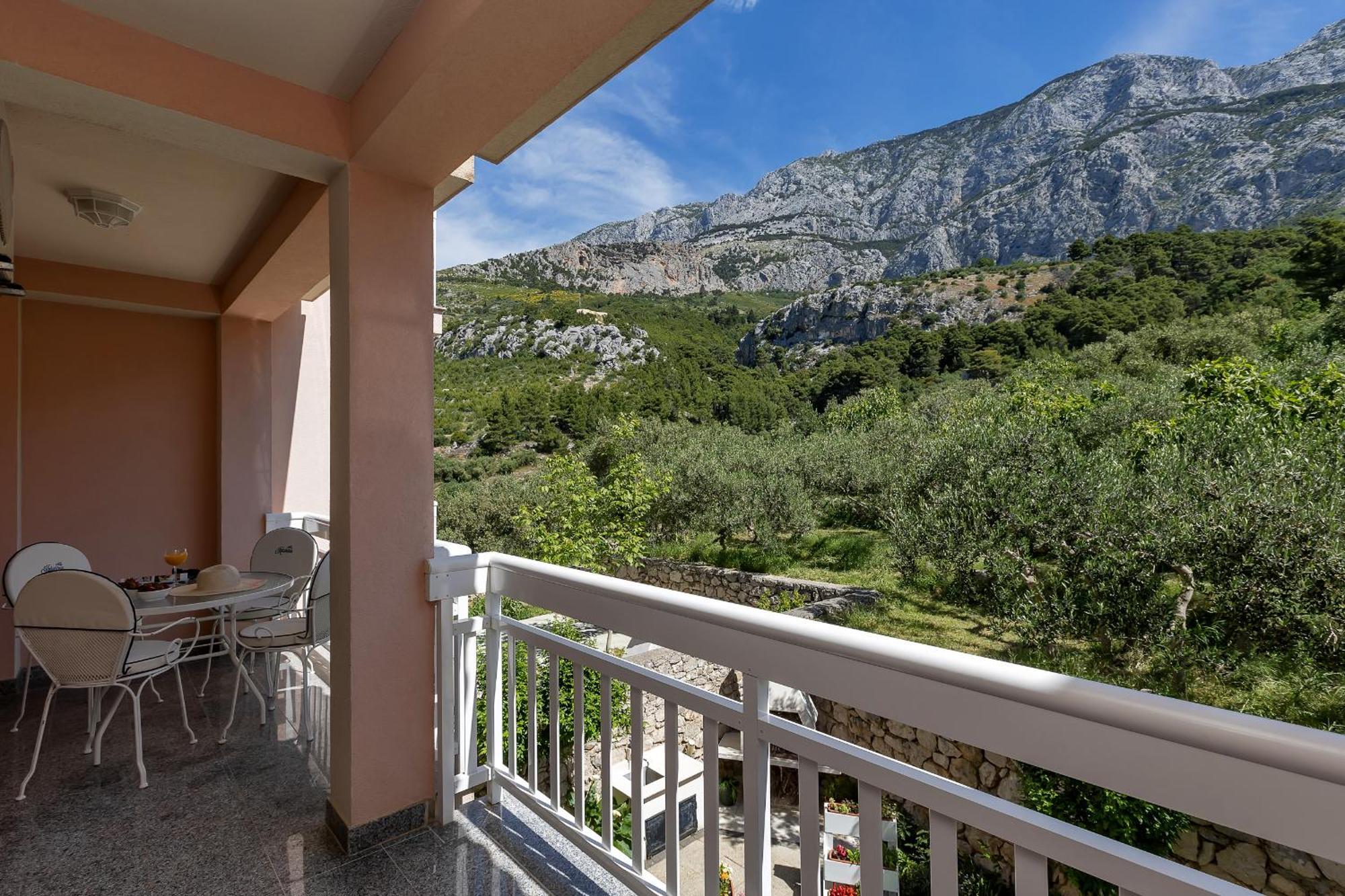 Apartments Villa Katarina Tucepi Bilik gambar